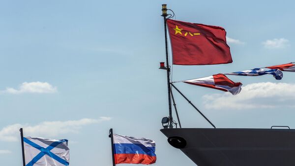 中国海军舰艇参加俄海军成立328周年庆祝活动阅兵式