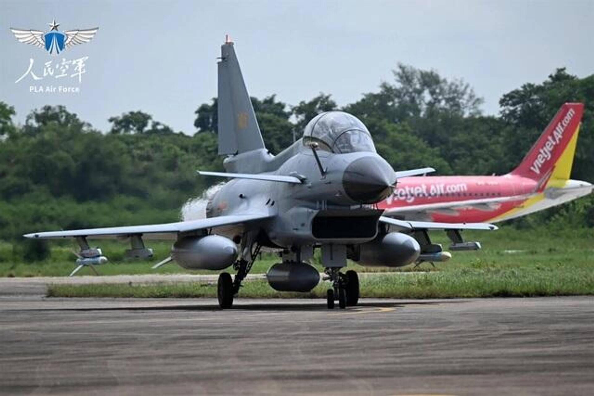 在泰國空軍烏隆基地，中國空軍殲-10S戰鬥機滑向停機坪 - 俄羅斯衛星通訊社, 1920, 15.08.2024