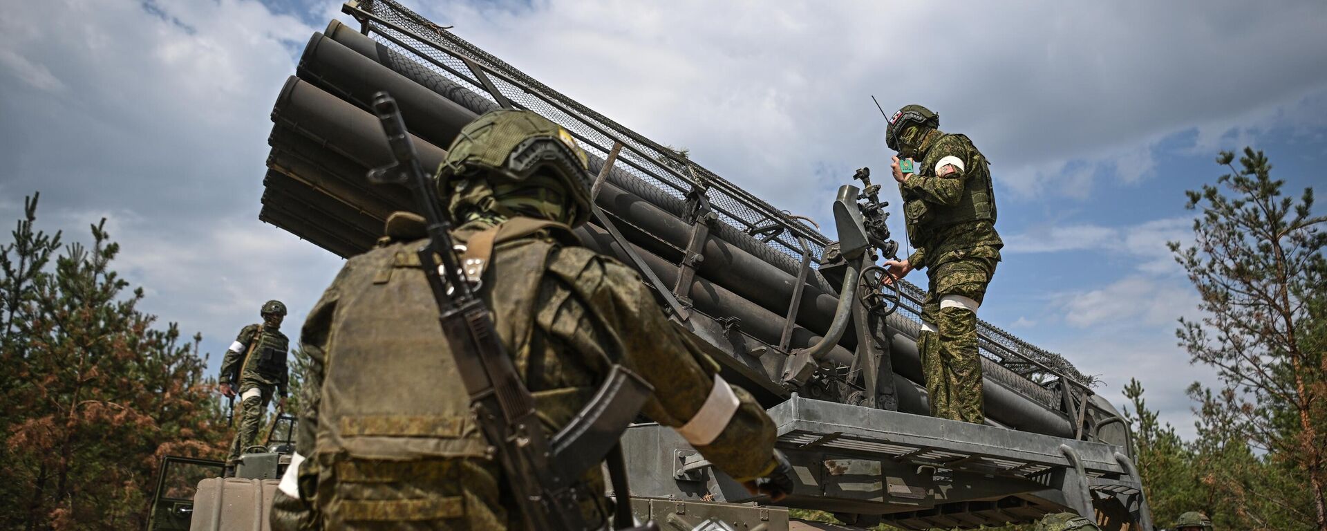 俄國防部：烏軍一天在庫爾斯克方向損失300名軍人和34輛裝甲車 - 俄羅斯衛星通訊社, 1920, 13.09.2024