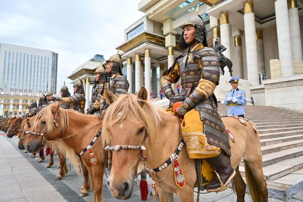 蒙古国总统乌赫那·呼日勒苏赫为俄总统普京举行隆重的欢迎仪式 - 俄罗斯卫星通讯社