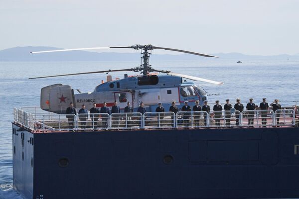 9月16日至20日，中國海警梅山艦和秀山艦組成艦艇編隊訪問俄羅斯，在俄羅斯彼得大帝灣附近海域舉行聯合演習。 - 俄羅斯衛星通訊社