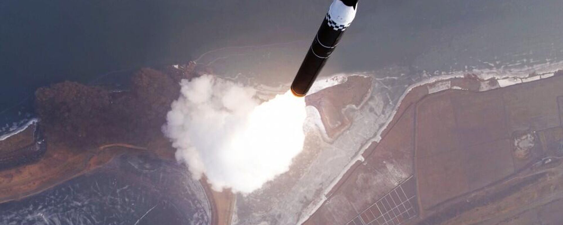 朝鲜向东部海域发射弹道导弹 - 俄罗斯卫星通讯社, 1920, 22.10.2025