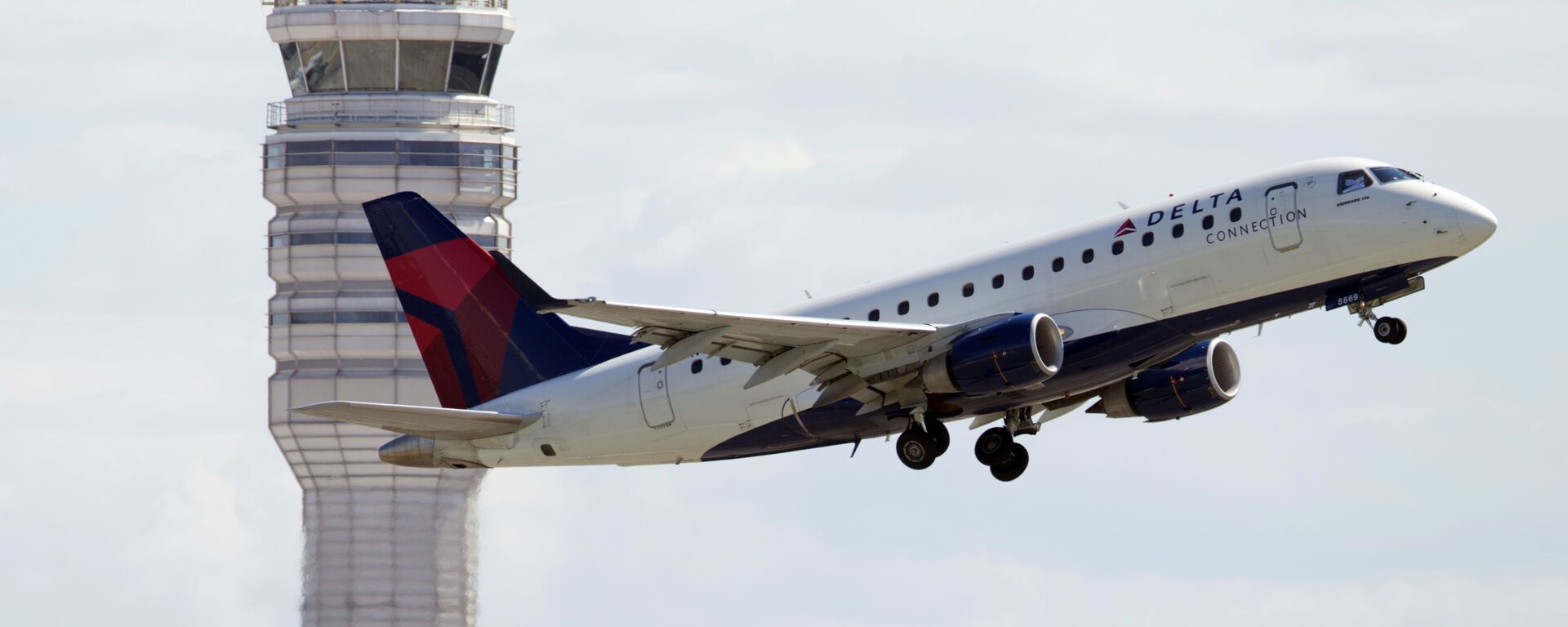 美媒：政府停擺結束後，美國航空交通的全面恢復仍需時間 - 俄羅斯衛星通訊社, 1920, 12.11.2025