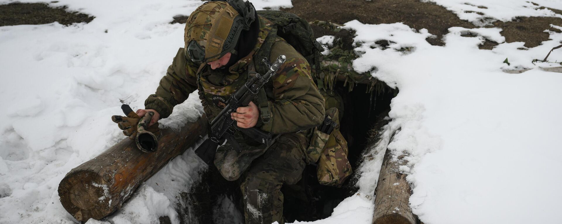 Военнослужащий штурмовых групп ВДВ РФ на боевой подготовке на одном из полигонов Луганского направления СВО - 俄罗斯卫星通讯社, 1920, 07.03.2025
