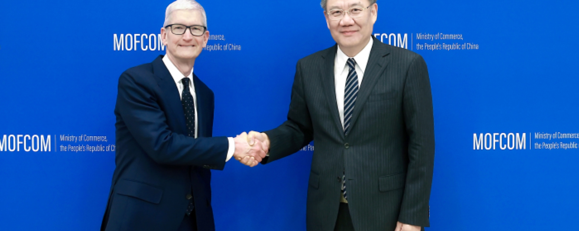 王文涛会见苹果公司CEO库克 - 俄罗斯卫星通讯社, 1920, 24.10.2025