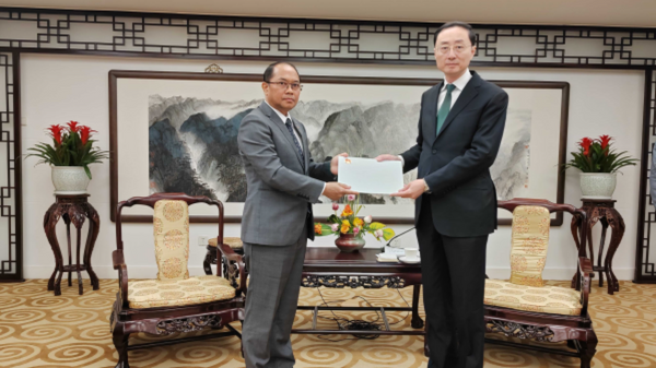 中国外交部副部长向缅甸驻华大使转交习近平主席慰问电 - 俄罗斯卫星通讯社