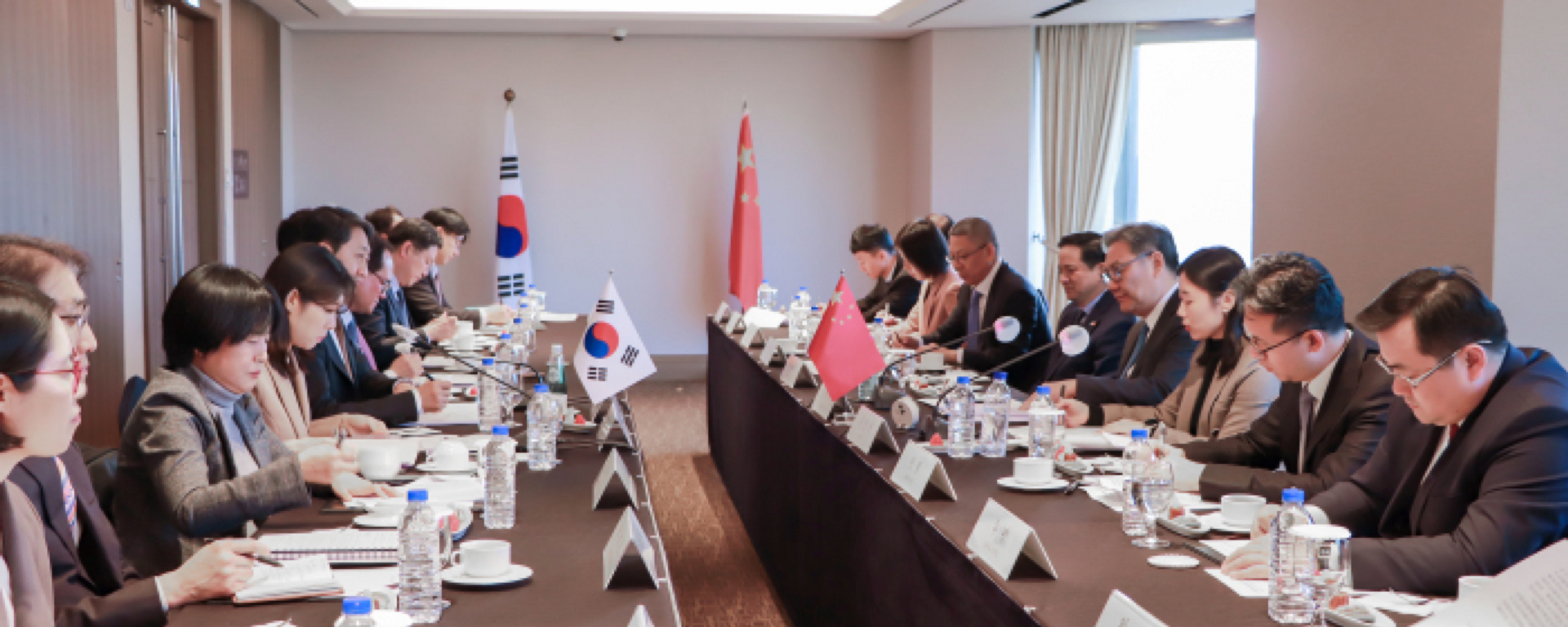 王文涛会见韩国产业通商资源部长官安德根 - 俄罗斯卫星通讯社, 1920, 30.03.2025
