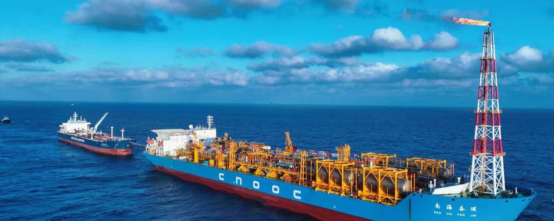 “南海奋进”FPSO正在进行原油外输作业 - 俄罗斯卫星通讯社, 1920, 31.03.2025