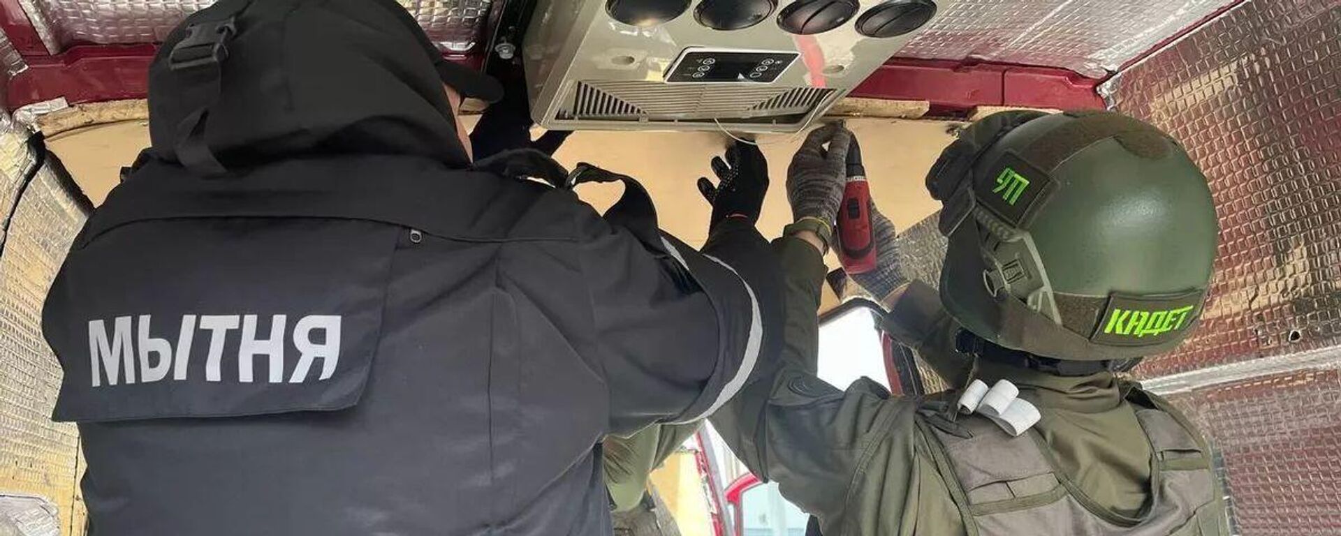 一辆载有爆炸物的面包车在白俄罗斯被扣留 - 俄罗斯卫星通讯社, 1920, 07.04.2025