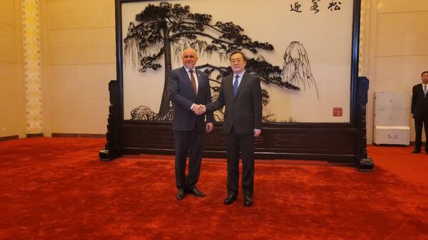 丁薛祥4月18日在北京會見俄羅斯能源部長謝爾蓋·齊維列夫 - 俄羅斯衛星通訊社
