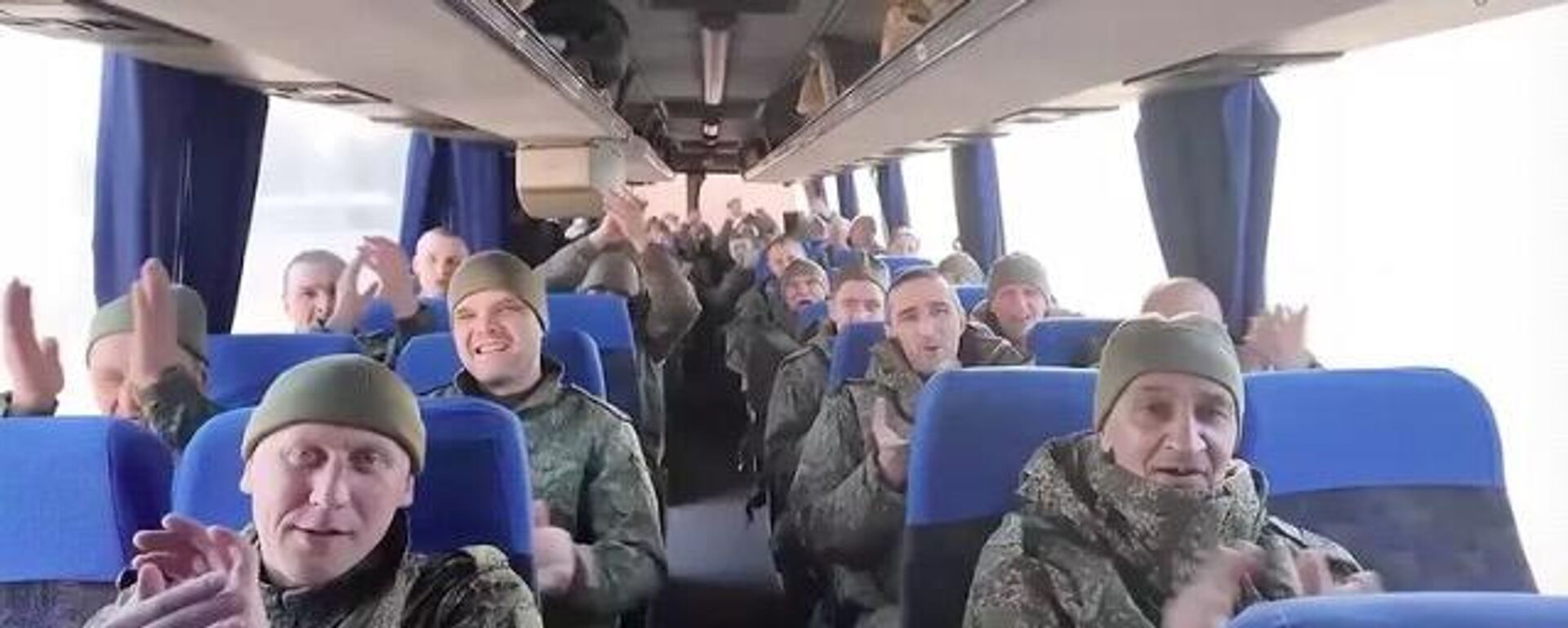 Вернувшиеся из плена российские военнослужащие - 俄罗斯卫星通讯社, 1920, 20.04.2025