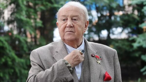 祖拉布·采列捷利 - 俄罗斯卫星通讯社