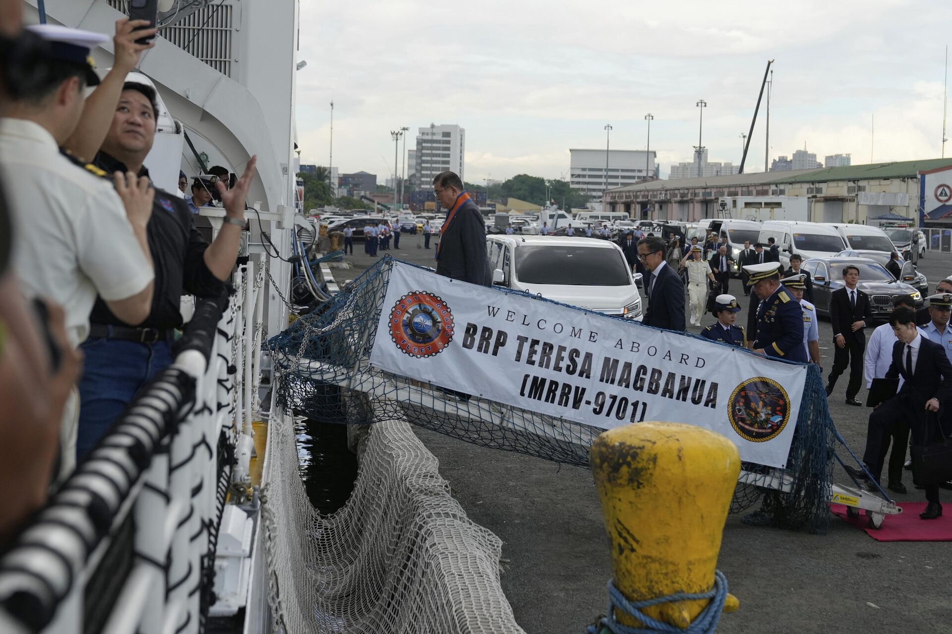 Премьер-министр Японии Сигэру Исиба поднимается на борт корабля Teresa Magbanua береговой охраны Филиппин - 俄羅斯衛星通訊社, 1920, 30.04.2025