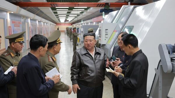 金正恩视察第二经济委员会所属的一些重要军工企业 - 俄罗斯卫星通讯社