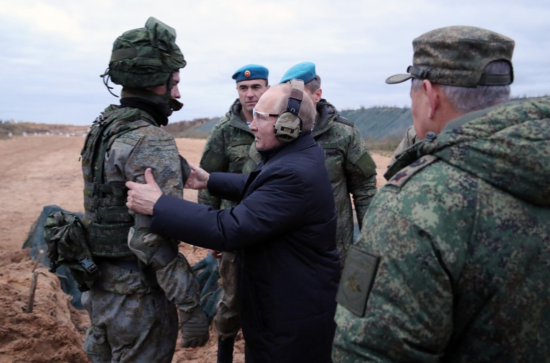 24 Президент РФ В. Путин посетил полигон Западного военного округа в Рязанской области - 俄罗斯卫星通讯社, 1920, 07.05.2025