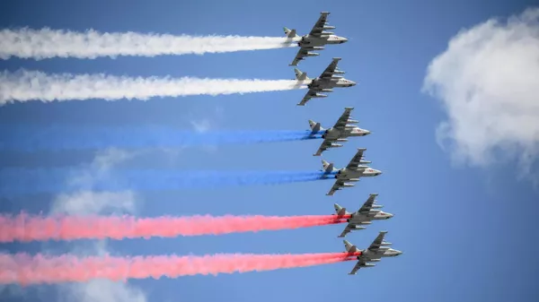 Штурмовики Су-25 на военном параде на Красной площади в Москве, посвященном 80-летию Победы в Великой Отечественной войне
 - 俄羅斯衛星通訊社