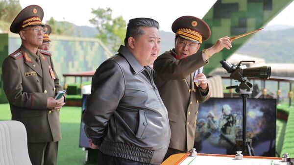 金正恩觀摩朝鮮人民軍各兵種戰術綜合訓練 - 俄羅斯衛星通訊社