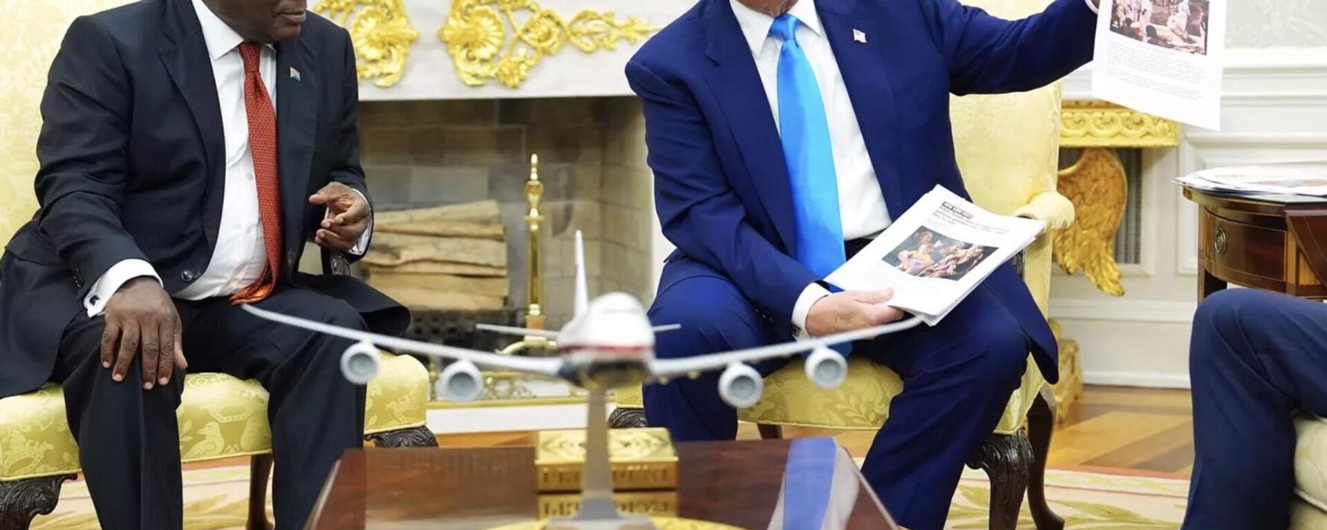 媒體：特朗普向南非總統展示南非白人種族滅絕的所謂證據是錯誤識別 - 俄羅斯衛星通訊社, 1920, 23.05.2025