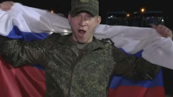  270 военнослужащих прибыли в РФ после масштабного обмена пленными - 俄罗斯卫星通讯社