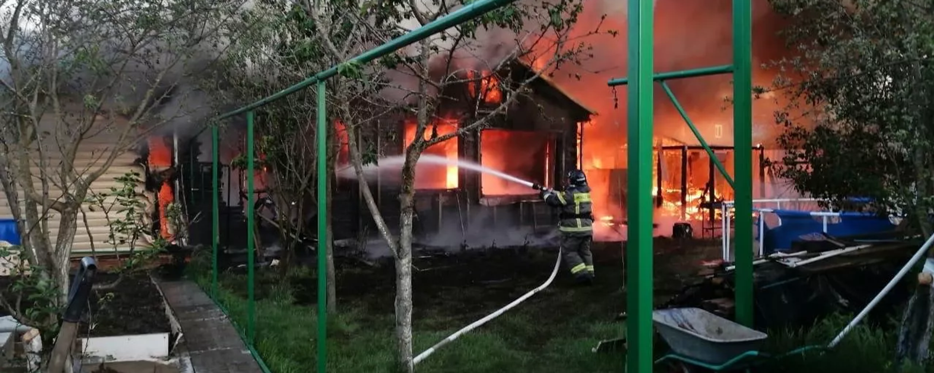 Последствия падения обломков БПЛА в Подмосковье - 俄罗斯卫星通讯社, 1920, 11.08.2025