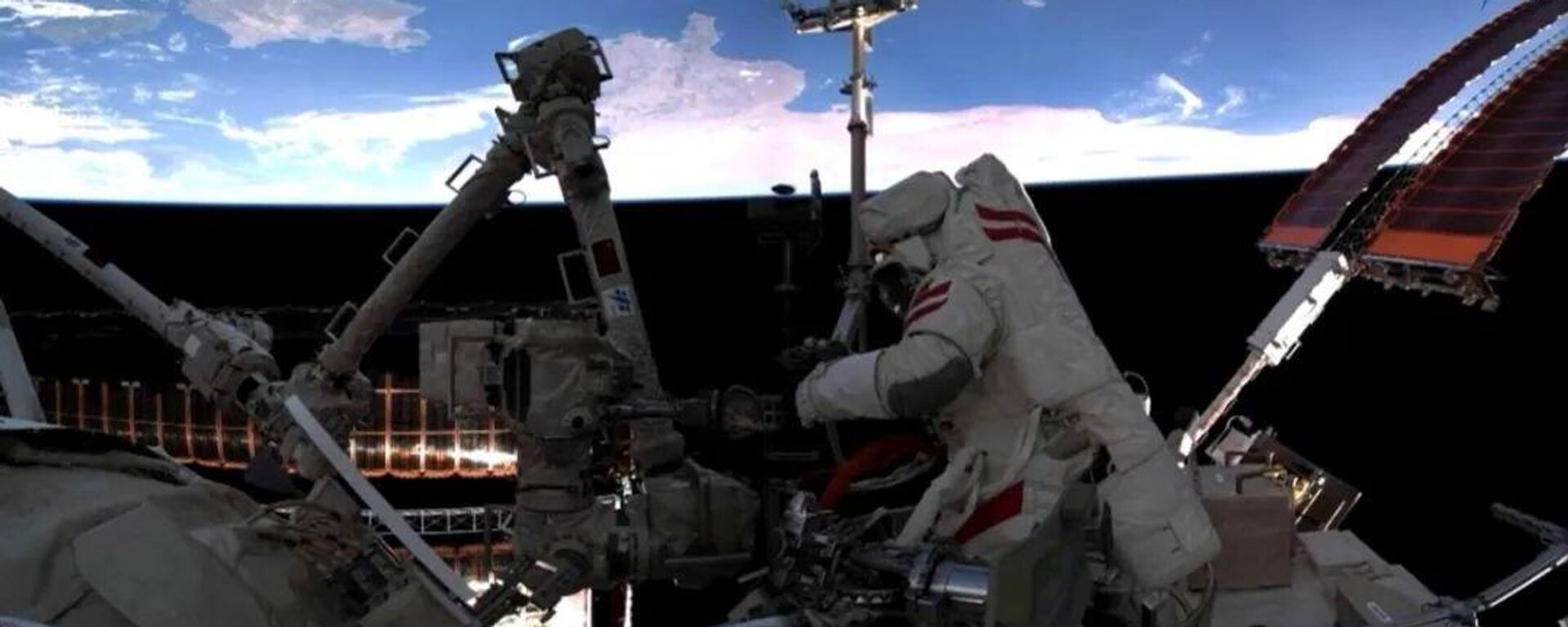 神舟二十号航天员乘组完成第二次出舱活动 - 俄罗斯卫星通讯社, 1920, 27.06.2025
