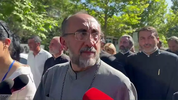 亚美尼亚使徒教会希拉克教区负责人阿贾帕希扬大主教 - 俄罗斯卫星通讯社