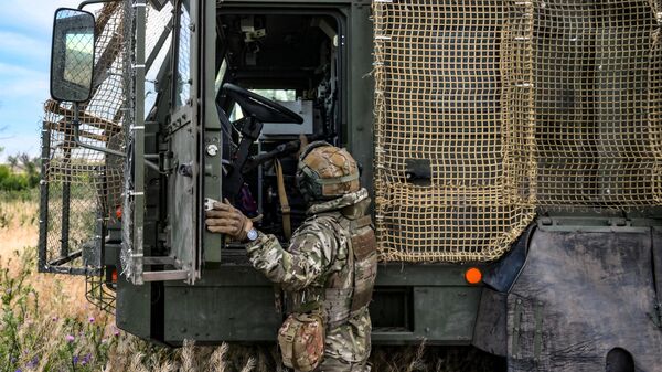 俄國防部：俄防空系統一天擊落烏軍4枚航空炸彈和160架無人機 - 俄羅斯衛星通訊社