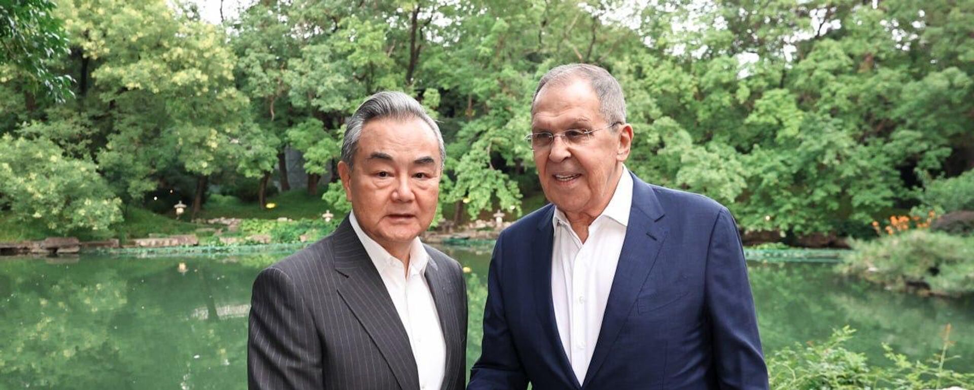 俄罗斯外长谢尔盖·拉夫罗夫和中国外长王毅 - 俄罗斯卫星通讯社, 1920, 13.07.2025