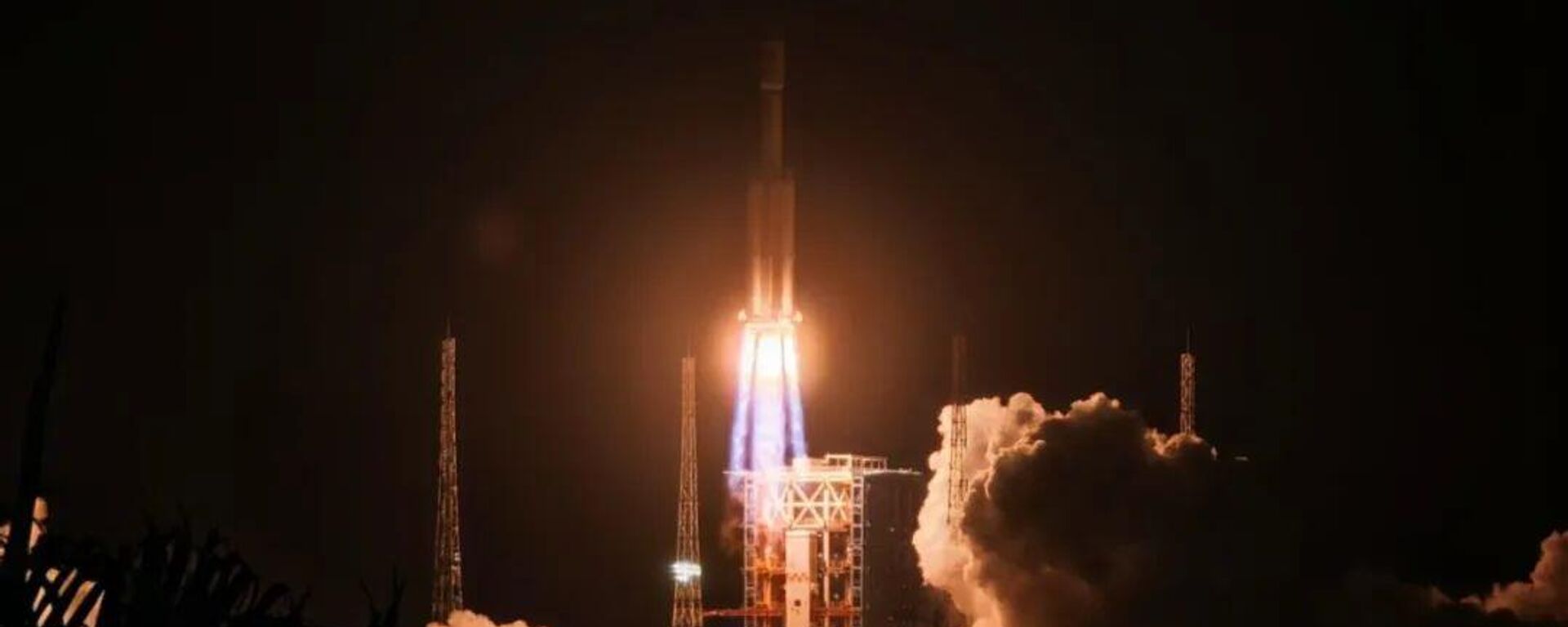 北京时间2025年7月15日5时34分，搭载天舟九号货运飞船的长征七号遥十运载火箭在文昌航天发射场点火发射 - 俄罗斯卫星通讯社, 1920, 15.07.2025