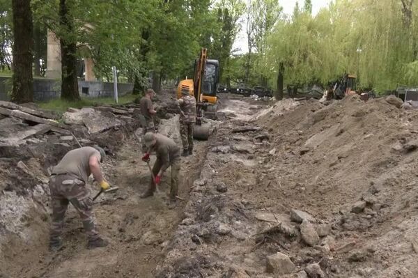 英雄遗骸当筹码：利沃夫市长愿以355具苏军尸骨索换乌军战俘 - 俄罗斯卫星通讯社