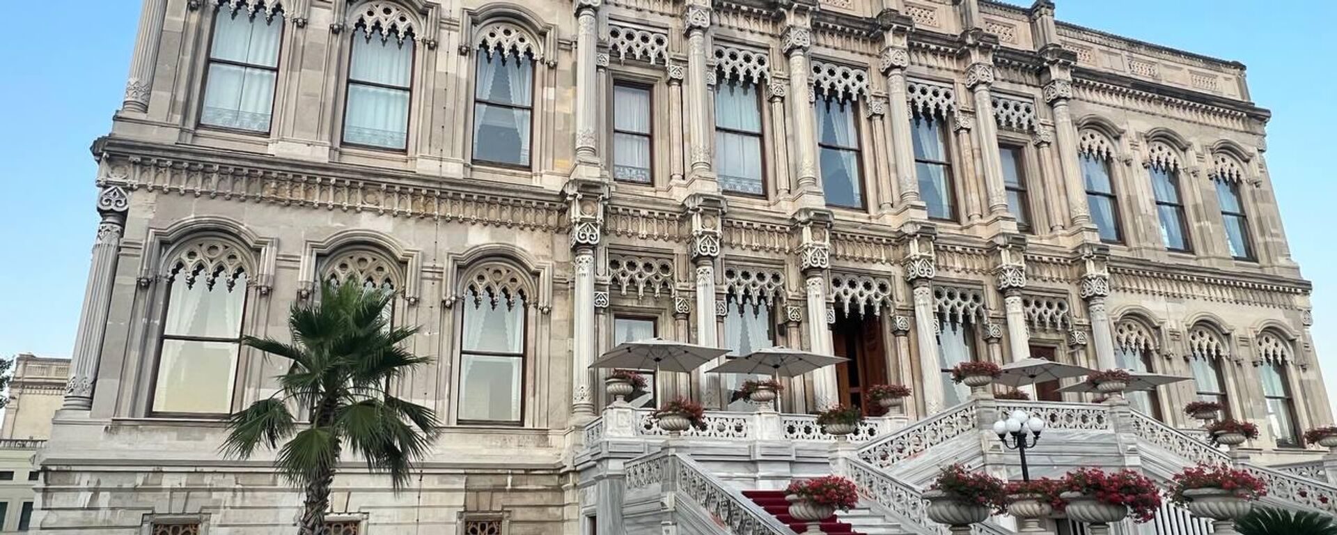 俄罗斯卫星社消息人士：俄乌代表团团长在伊斯坦布尔塞拉甘宫举行双边会谈 - 俄罗斯卫星通讯社, 1920, 24.07.2025