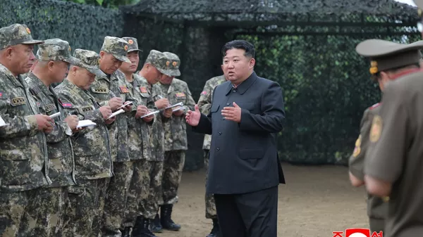 金正恩觀摩朝鮮人民軍大聯合部隊炮兵部隊射擊訓練比賽 - 俄羅斯衛星通訊社