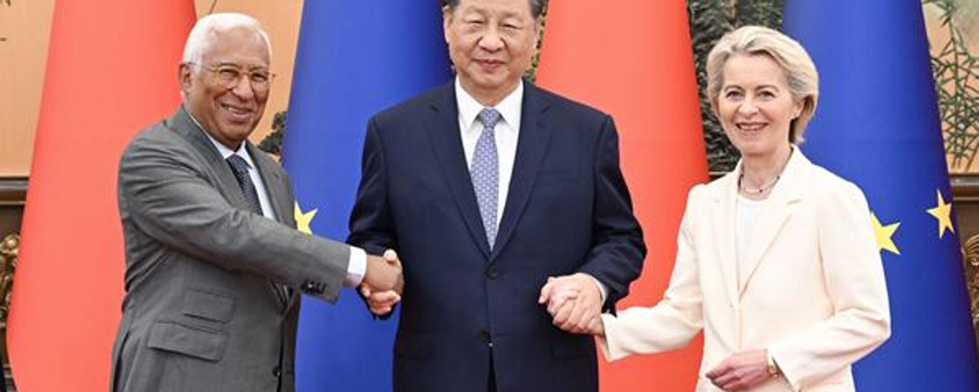 习近平会见欧洲理事会主席科斯塔、欧盟委员会主席冯德莱恩 - 俄罗斯卫星通讯社, 1920, 25.07.2025