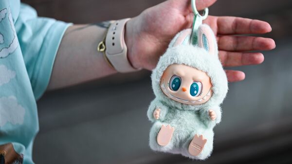 俄媒：泡泡瑪特玩具成跨境爆款，在俄訂單量首超iPhone - 俄羅斯衛星通訊社