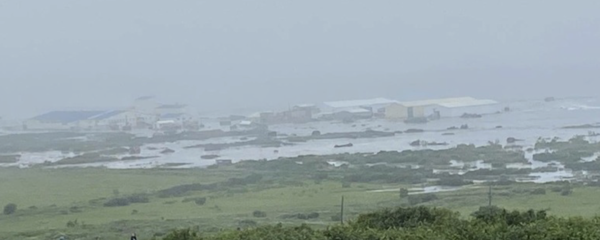 北库里尔斯克市沿海地区遭首波海啸袭击 - 俄罗斯卫星通讯社, 1920, 30.07.2025