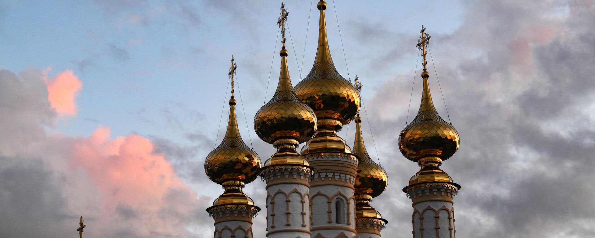 聖物珍寶在烏克蘭對東正教的戰爭中成目標 - 俄羅斯衛星通訊社, 1920, 13.11.2025