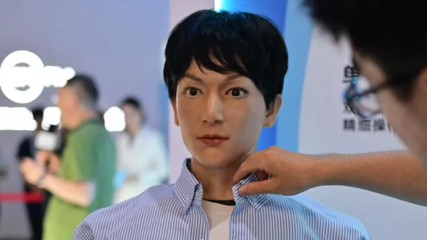 中国首家人形机器人7S店在武汉开业 - 俄罗斯卫星通讯社