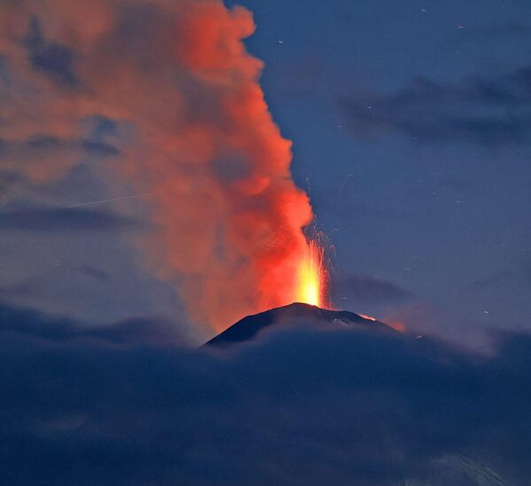 克柳切夫火山的羽流達到9000米高 - 俄羅斯衛星通訊社