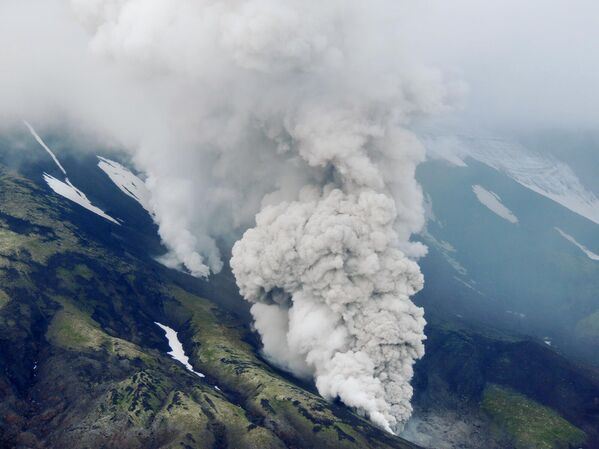 克拉捨寧尼科夫火山，海拔1856米，位於克羅諾茨基自然保護區內 - 俄羅斯衛星通訊社