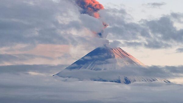 克柳切夫火山 - 俄罗斯卫星通讯社