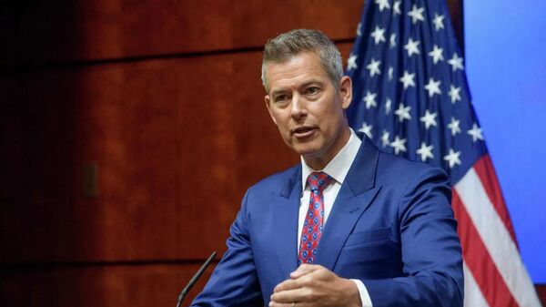 美国交通部长肖恩•达菲 - 俄罗斯卫星通讯社