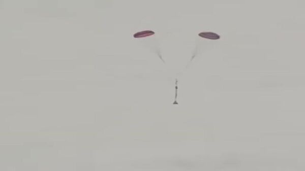 载有俄罗斯宇航员佩斯科夫的载人“龙”飞船返回地球 - 俄罗斯卫星通讯社