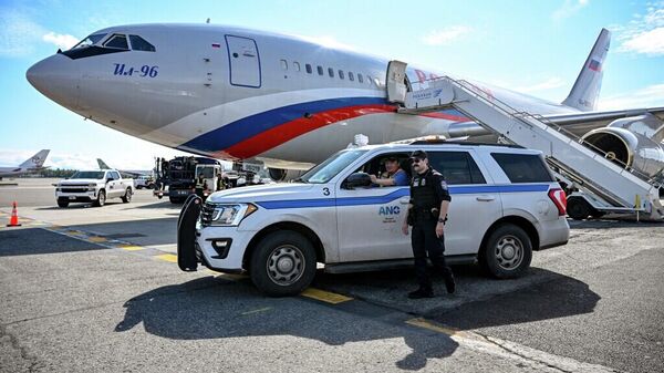 伊尔-96-300飞机从莫斯科伏努科沃机场飞抵美国安克雷奇 - 俄罗斯卫星通讯社