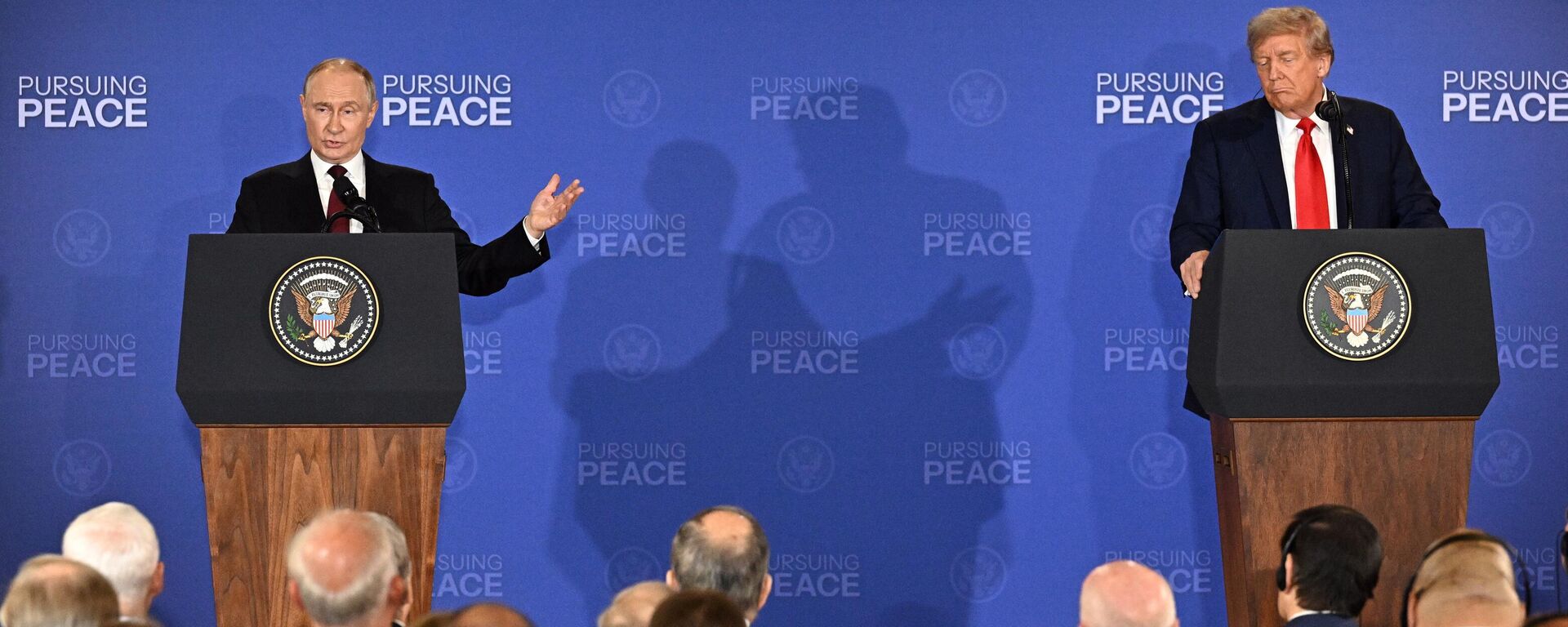 美副总统：若乌克兰问题得以解决，特朗普愿意与俄罗斯达成全方位经济协议 - 俄罗斯卫星通讯社, 1920, 10.09.2025