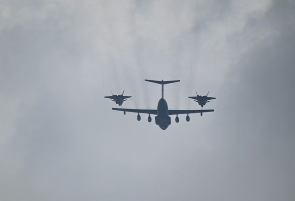 战机群在北京上空进行阅兵彩排。 - 俄罗斯卫星通讯社