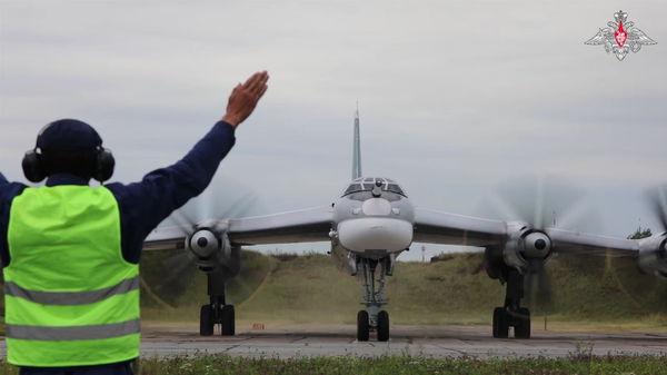 俄图-95MS战机在日本海中立水域上空执行例行飞行 - 俄罗斯卫星通讯社