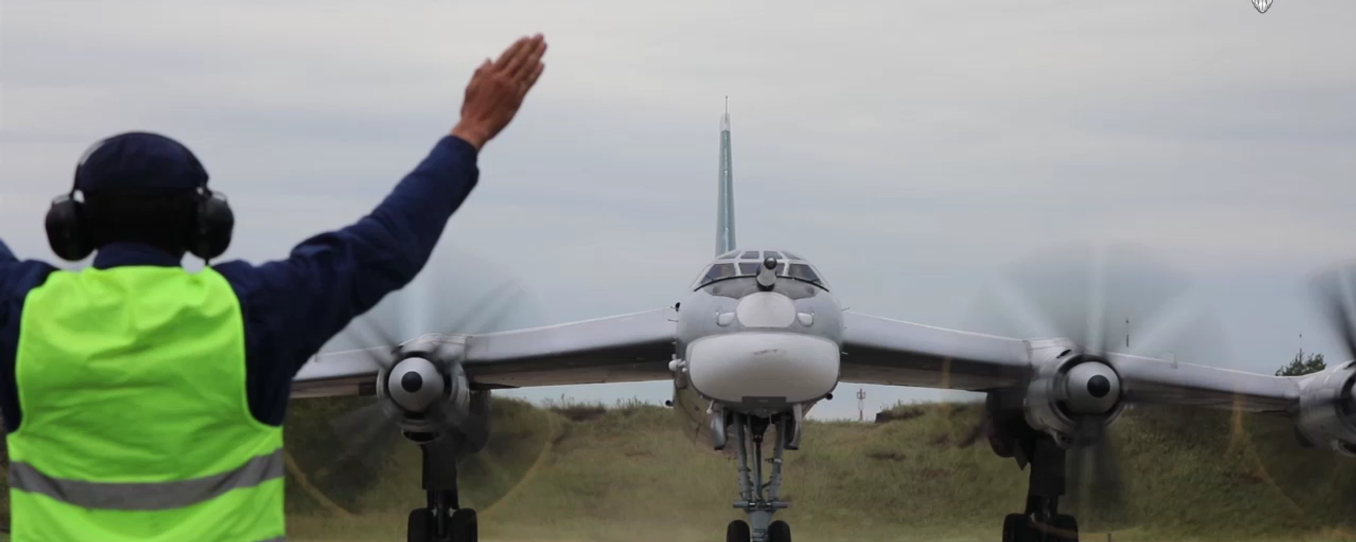 俄图-95MS战机在日本海中立水域上空执行例行飞行 - 俄罗斯卫星通讯社, 1920, 19.08.2025