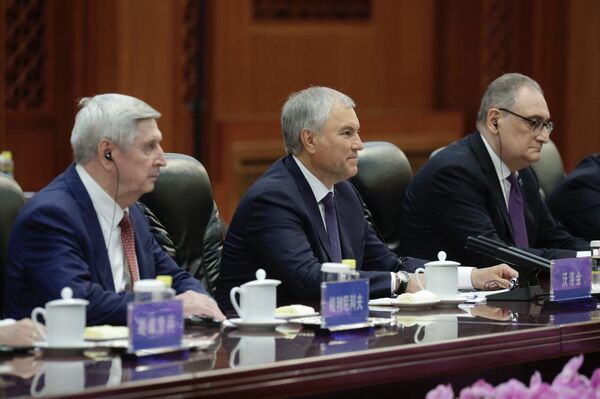 全国人大常委会委员长赵乐际8月25日在人民大会堂同俄罗斯国家杜马主席沃洛金共同主持中俄议会合作委员会第十次会议 全国人大常委会委员长赵乐际8月25日在人民大会堂同俄罗斯国家杜马主席沃洛金共同主持中俄议会合作委员会第十次会议 - 俄罗斯卫星通讯社