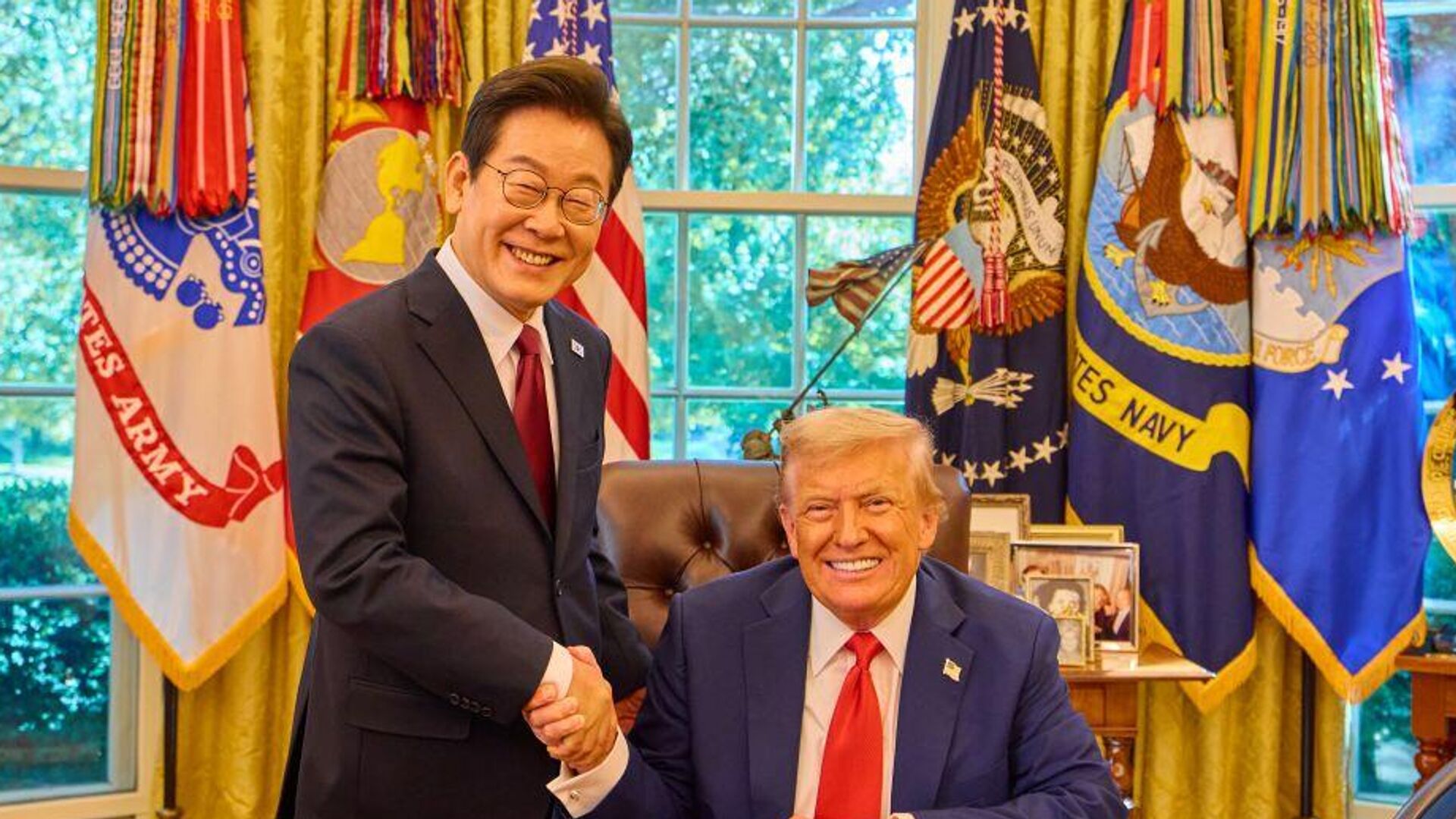 特朗普:美韩已达成贸易协议 特朗普:美韩已达成贸易协议 - 俄罗斯卫星通讯社, 1920, 29.10.2025