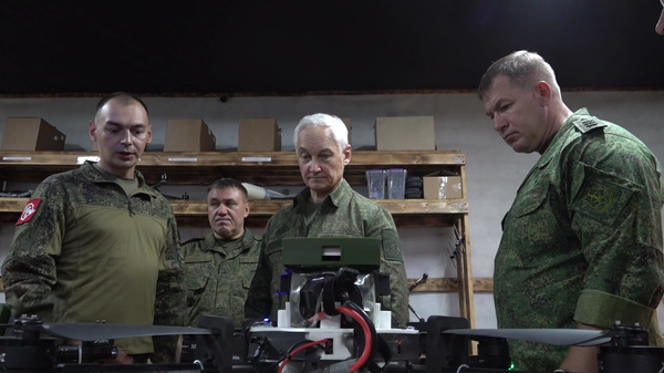 俄国防部：俄防长视察俄军“中部”集团军并听取汇报 - 俄罗斯卫星通讯社